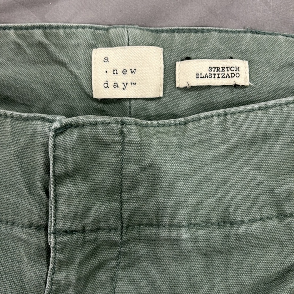 Pants - Picture 3 of 4